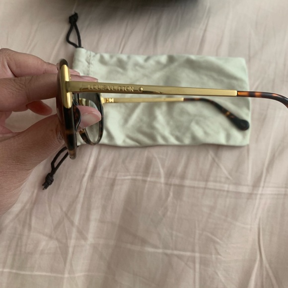Louis Vuitton Tort Sunglasses - Picture 5 of 9